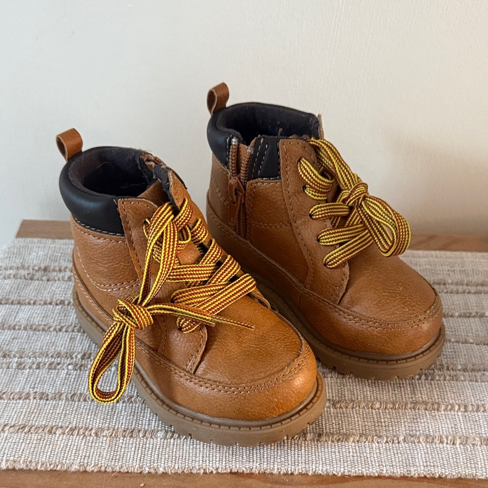 Carters Brown toddler baby work Boots with Yellow Laces ankle boot size 6t NWOT
